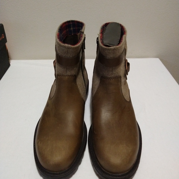 Merrell Legacy Buckle Waterproof Leather Boots - Picture 6 of 13